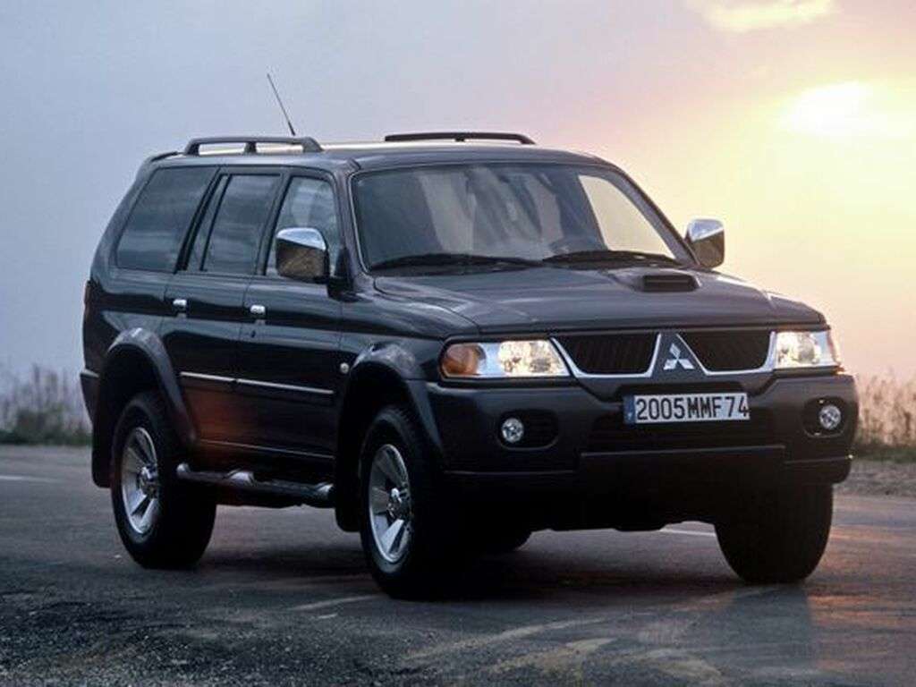 Fußmatten für Mitsubishi Pajero Sport 2002 - 2008