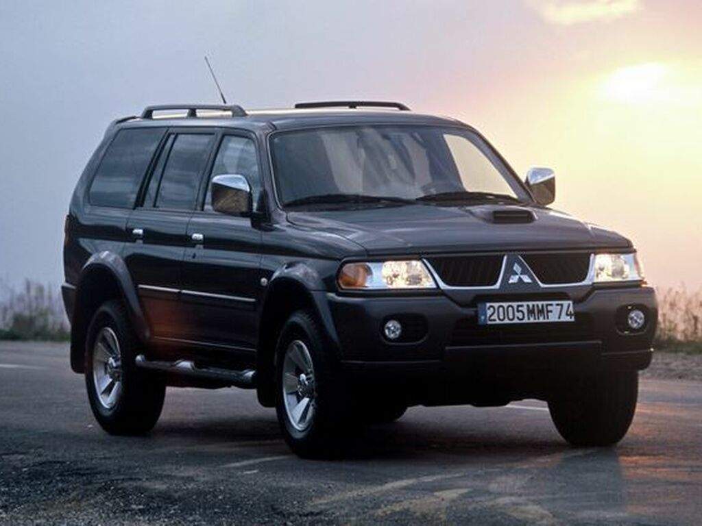 Fußmatten für Mitsubishi Pajero Sport 2002 - 2008