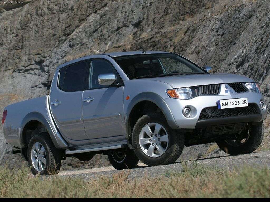 Fußmatten für Mitsubishi L200 2006 - 2015