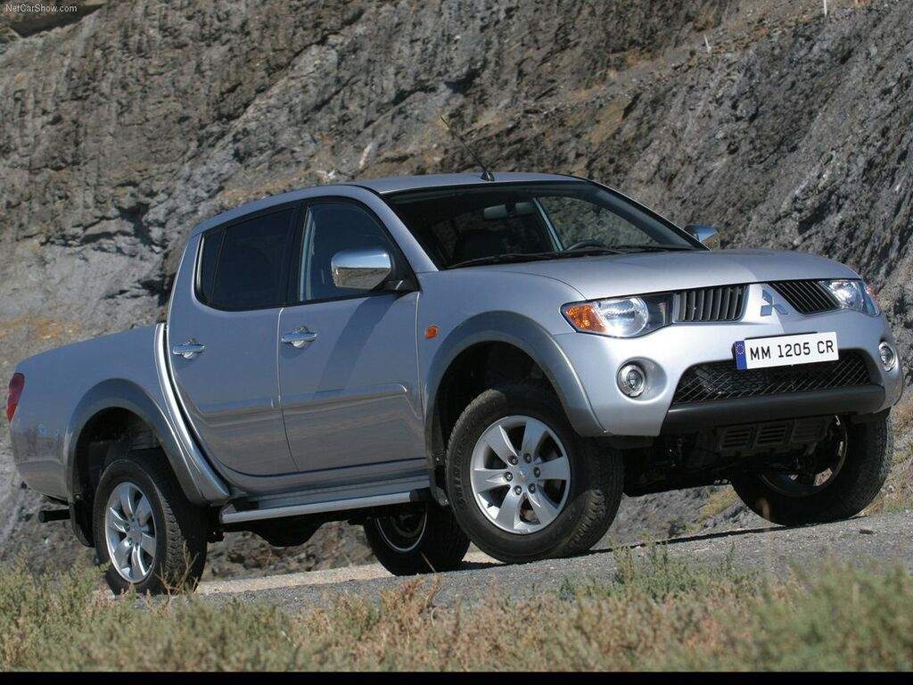 Fußmatten für Mitsubishi L200 2006 - 2015