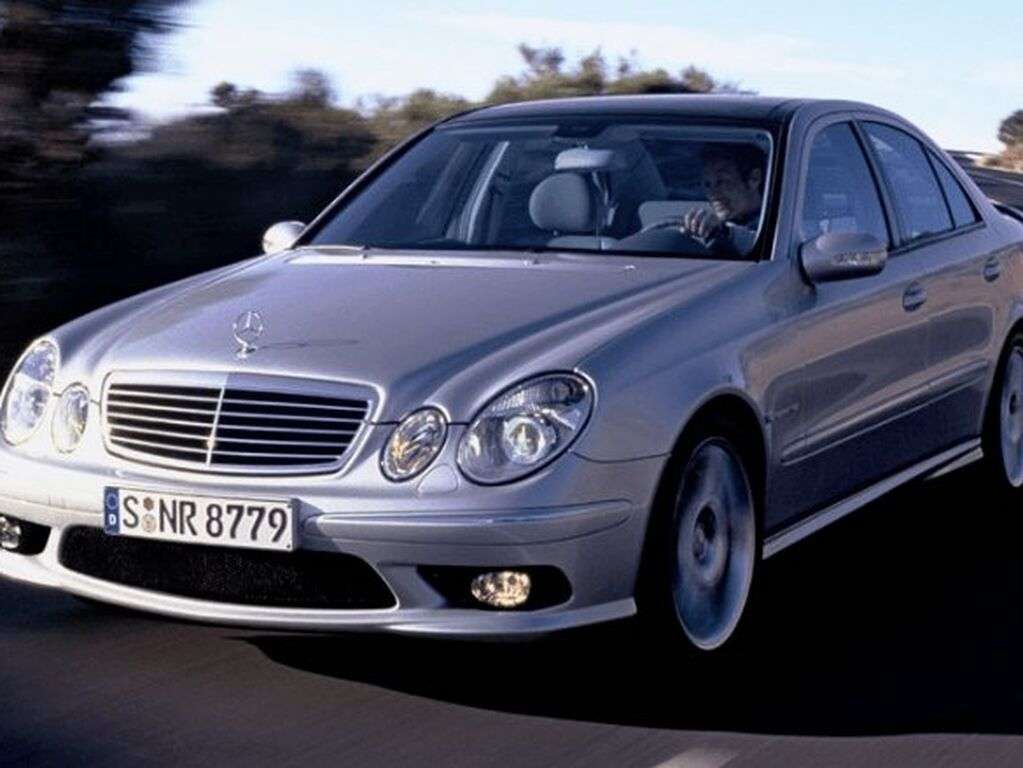 Kofferraummatten für Mercedes E-Klasse W211/S211 2002 - 2009