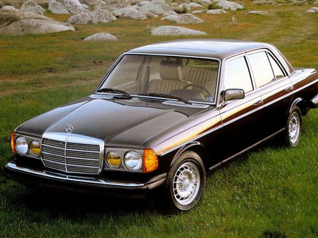 Kofferraummatten für Mercedes W123 1975 - 1986